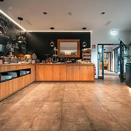 Boutique Coburg Aparthotel 4*